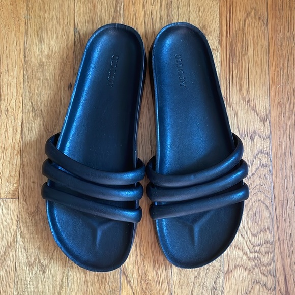 NWOT Black Sandals - Picture 2 of 4